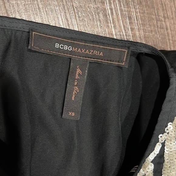 BCBG max AZARIA silk dress embroidered and sequin neck line - Picture 4 of 5